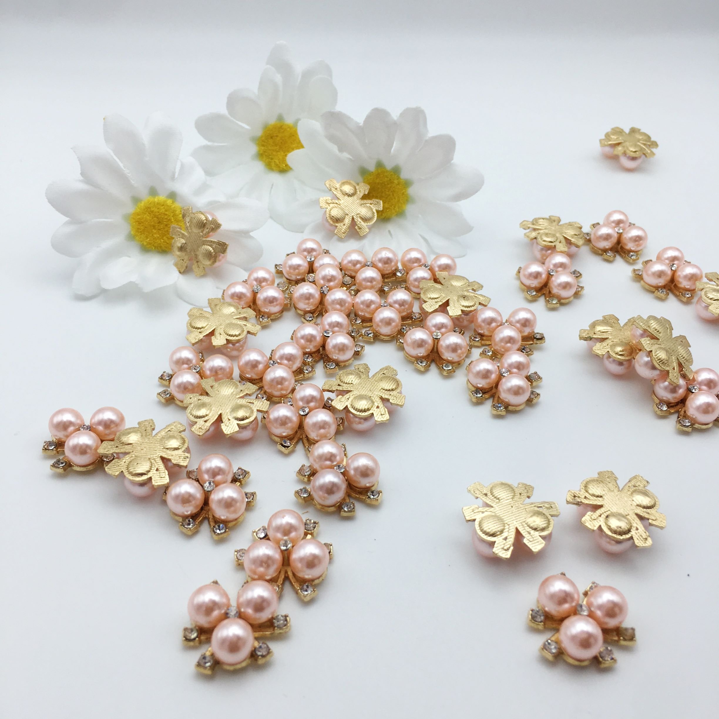 SINRONG Faux Pearl Embellishments Rhinestone Buttons Alloy Pearl Floral Brooch Sustainable Plating Techniques Clothing Crafts