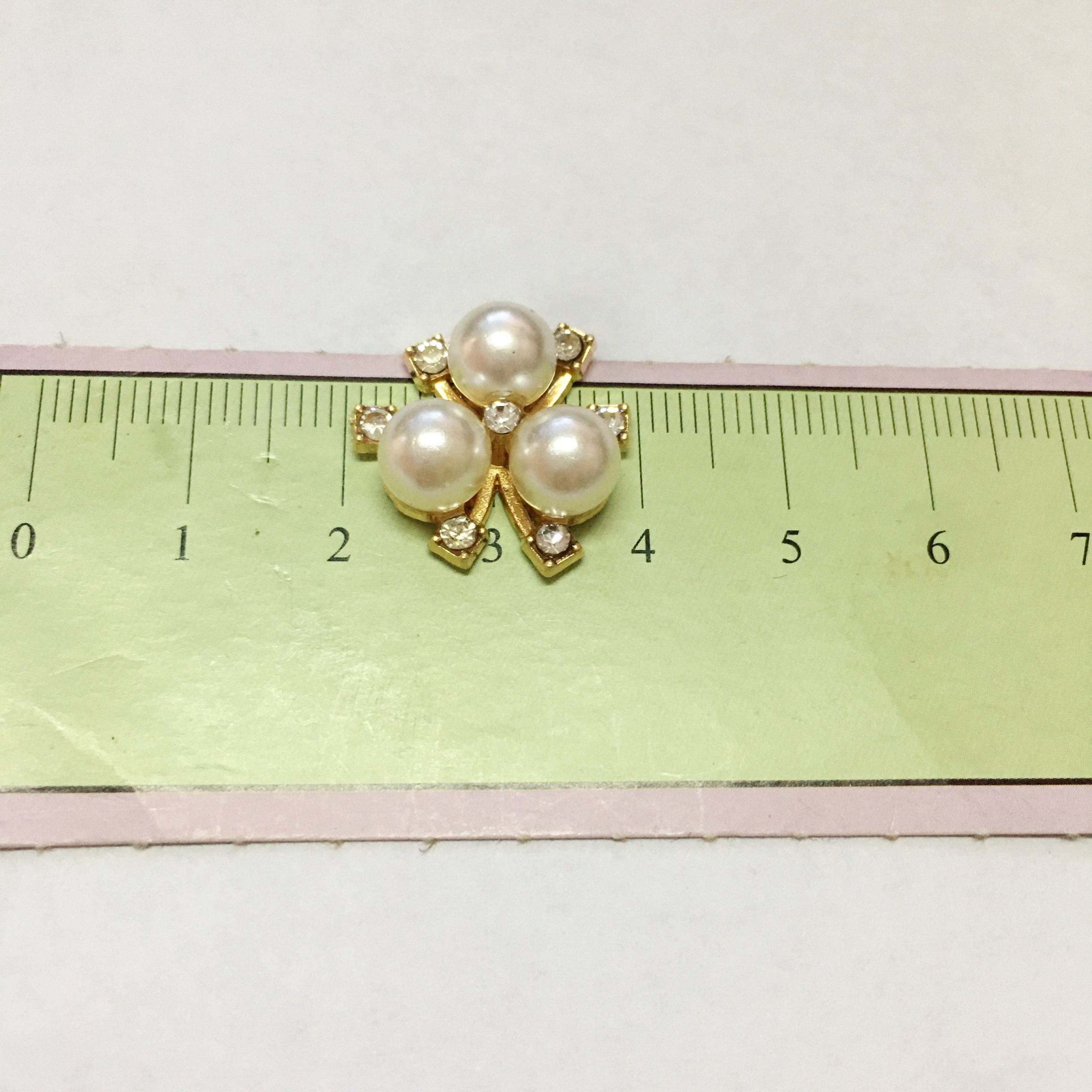 SINRONG Faux Pearl Embellishments Rhinestone Buttons Alloy Pearl Floral Brooch Sustainable Plating Techniques Clothing Crafts