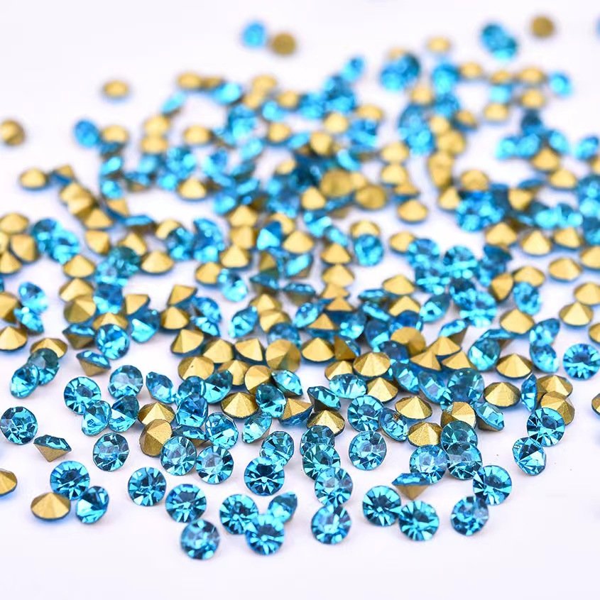 Wholesale sparkling glass rhinestones pointed bottom crystal diamonds