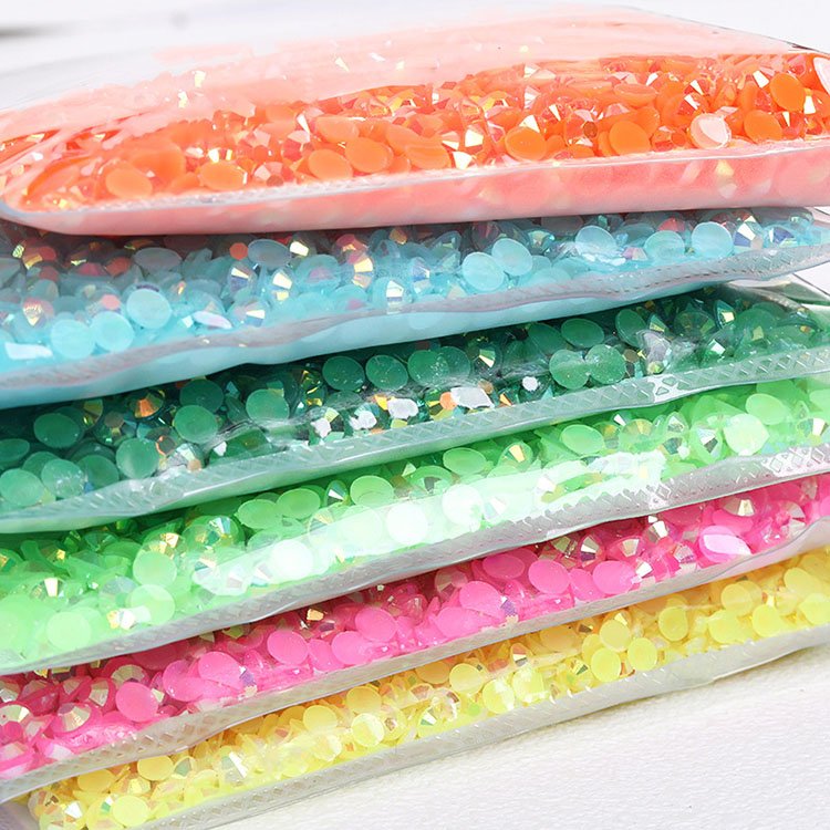 China Rhinestones Chaton Resin Stones 2/3/4/5/6mm Crystal Flat Back Rhinestones Wholesale Multicolor