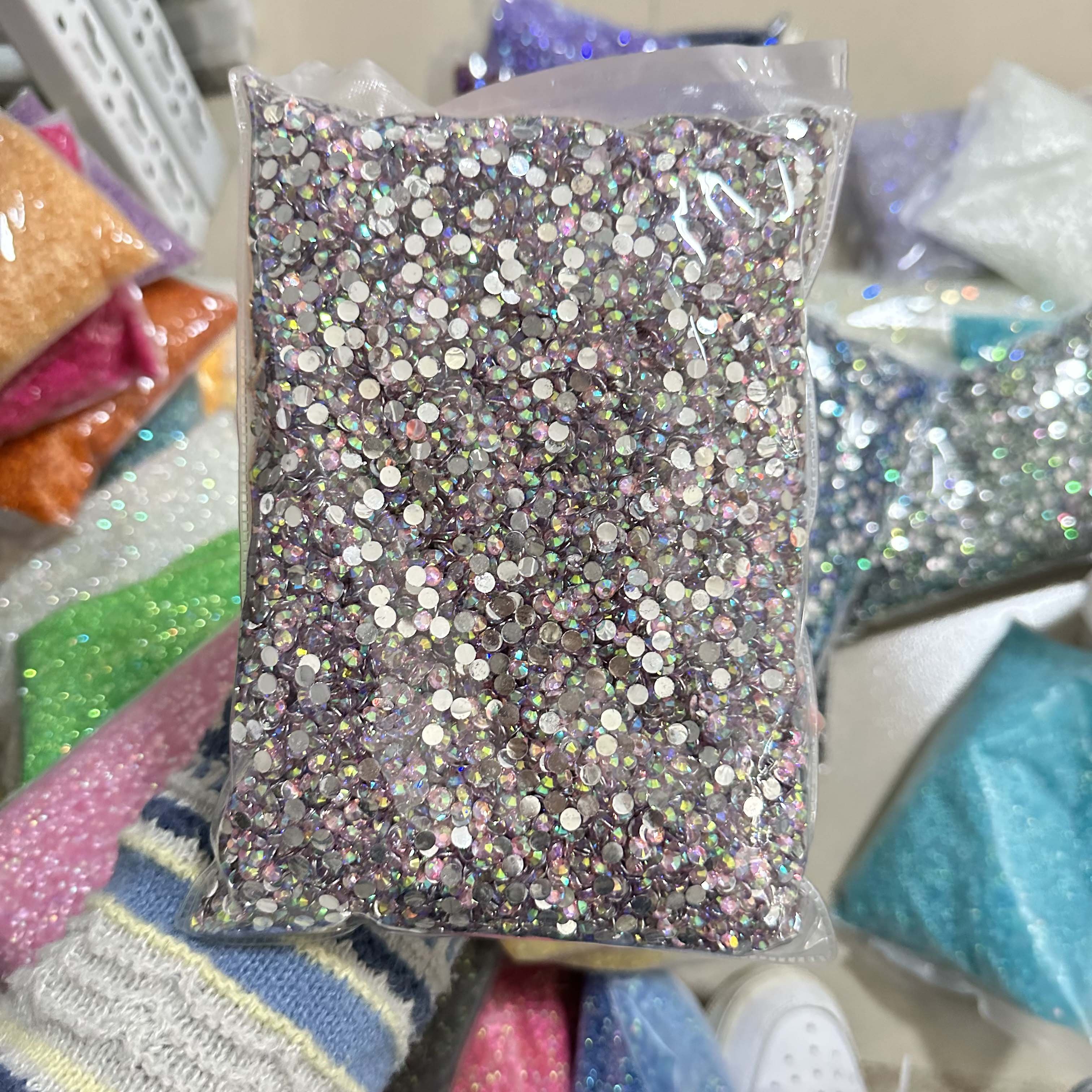 XULIN Over 100 Colors 2mm-6mm Customized Package Sliver Bottom AB Color Resin Flat Back Rhinestones Bulk