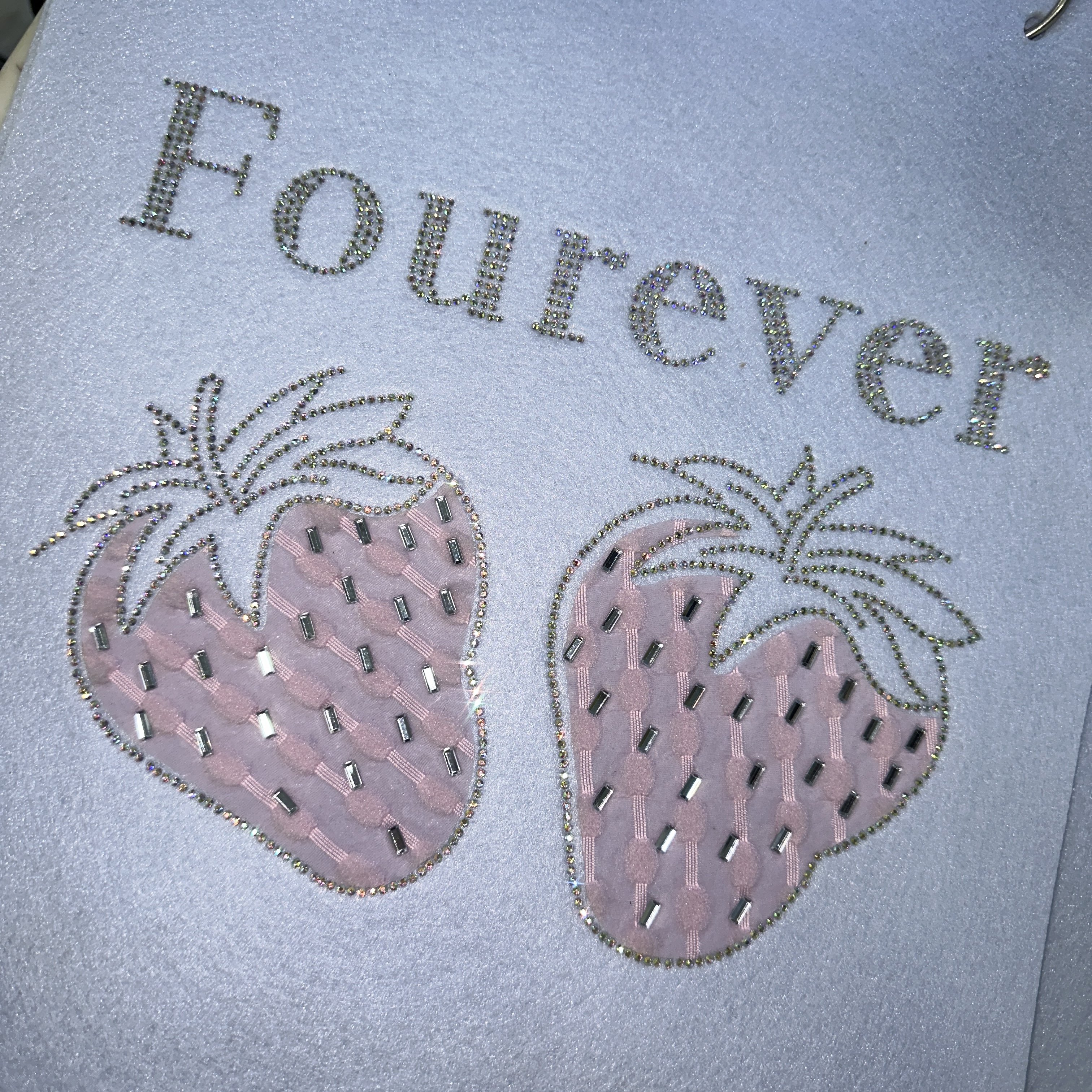 Custom Strawberry Style Design Crystal Color Bling Rhinestones Transfer Label For Hoodies And T Shirts