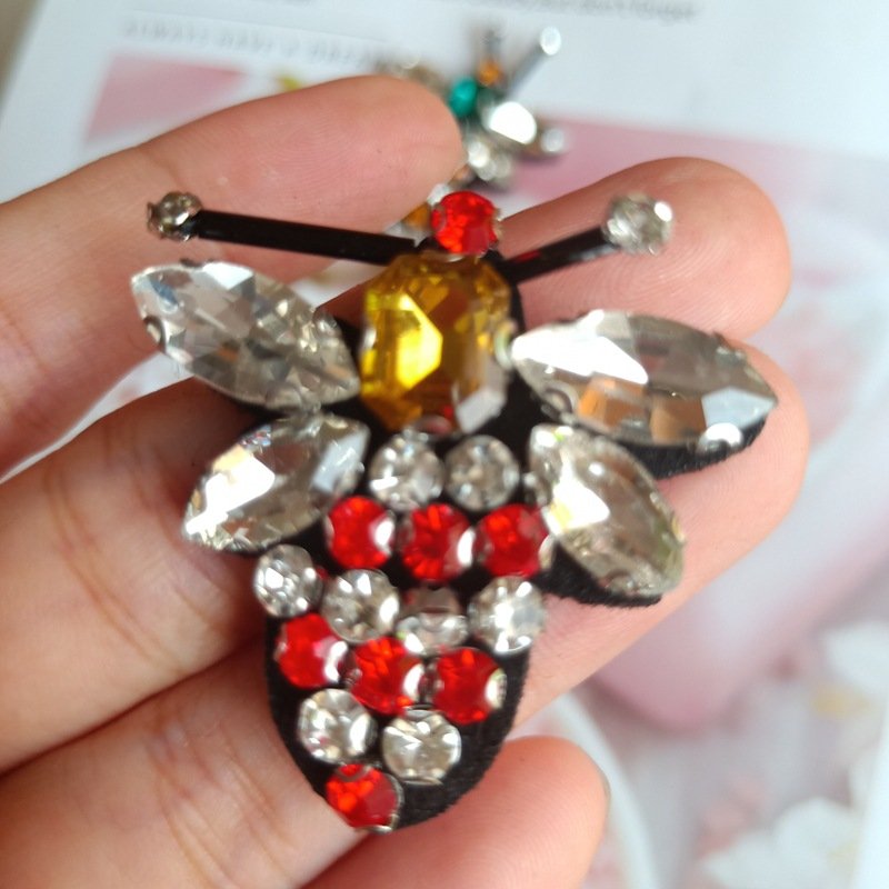 Wholesale Crystal Applique Rhinestone Bee Applique For Wedding Gown Trimming Bridal Sash Rhinestone Patch LSAP097