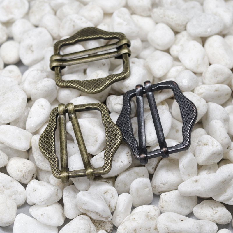 Antique Copper Alloy Material Adjustable Buckles Customizable Sizes Colors Logo Supply Inner Diameter 2cm 2.5cm Buttons