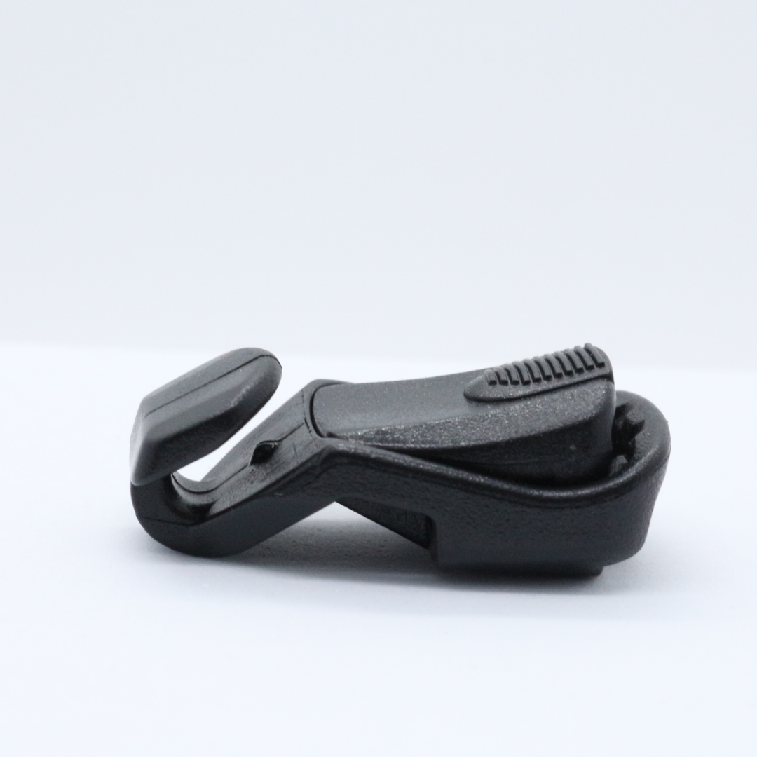 Free Sample Factory Custom Washable Plastic Double Hole Spring Press Rope Buckle Hook For Supermarket Sportswear