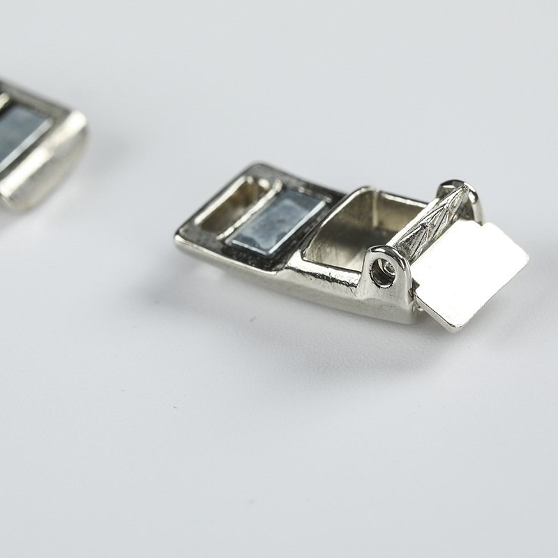 Magnetic Lazy Shoelace Buckle Metal custom logo No Tie shoe buckle for shoe accessories Elastic Shoe Jewellery