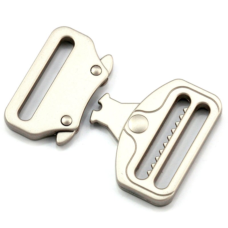 20mm 4824 High Quality Custom Saddlery Buckle Large Golden Shell Buckle for Male Zinc Alloy Quick Shackle for Bag Strap