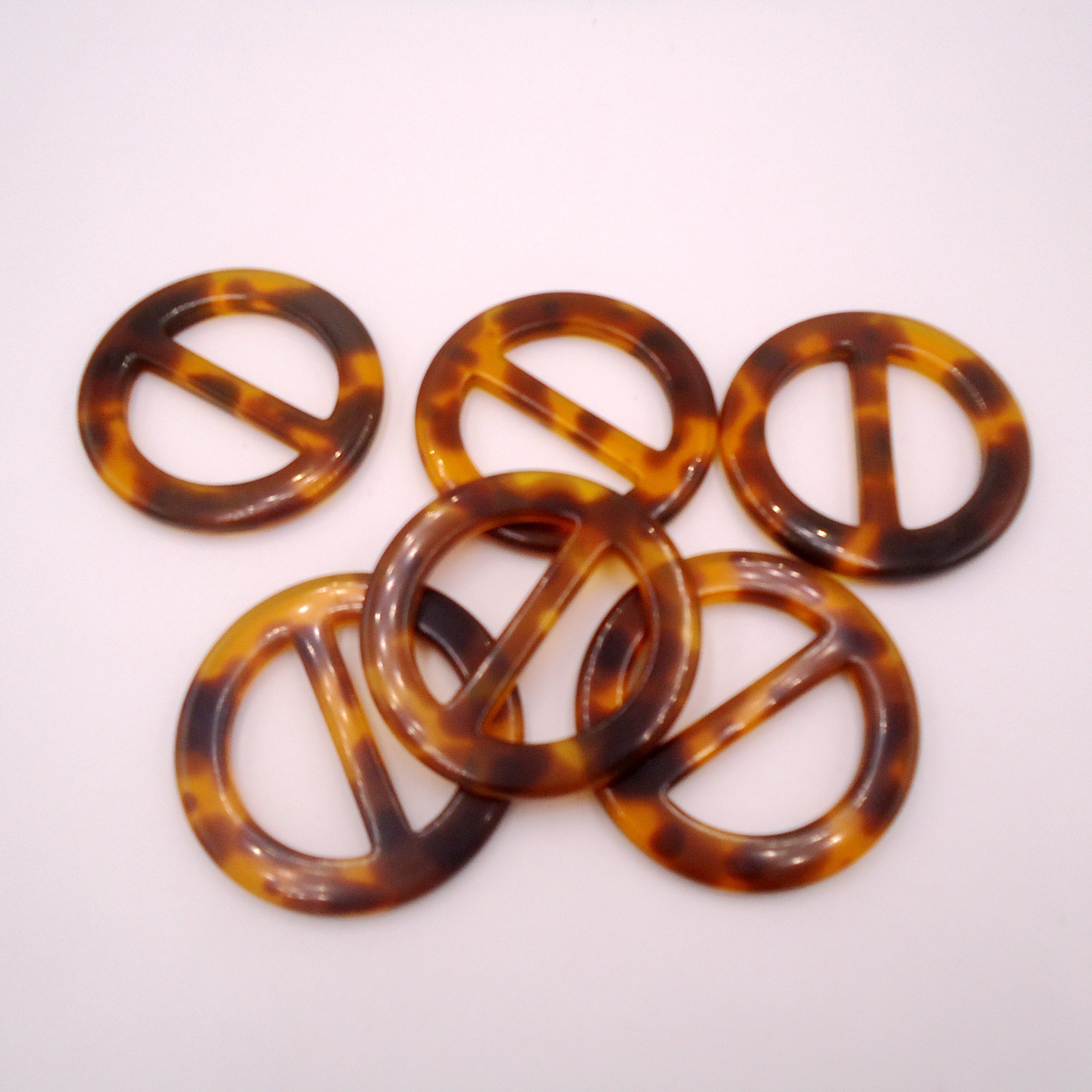 custom colors round resin plastic garment belt buckle