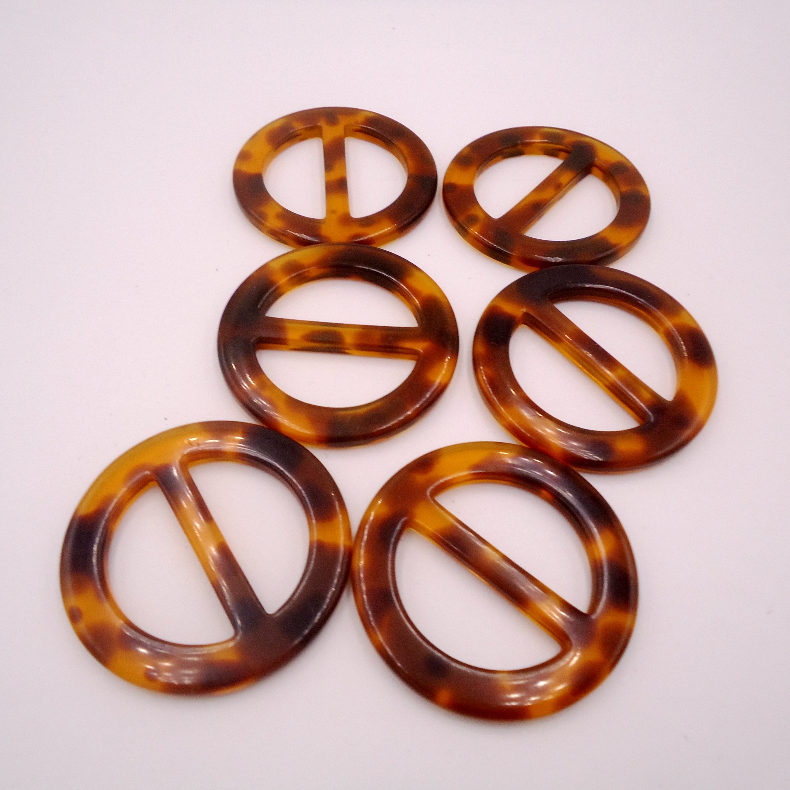 custom colors round resin plastic garment belt buckle