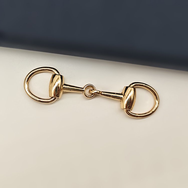 Hot Selling Fashion Clothes Accessories Shoes Golden Decorative Chain Buckles High Quality Women Boots Connector Buckles Custom