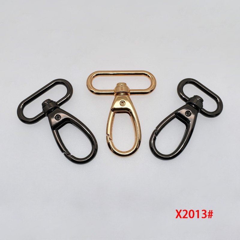 Spot goods high quality gun black Carabiner hook 25/32/38mm Metal Bag Strap Buckle Woven belt buckle Lobster clasp