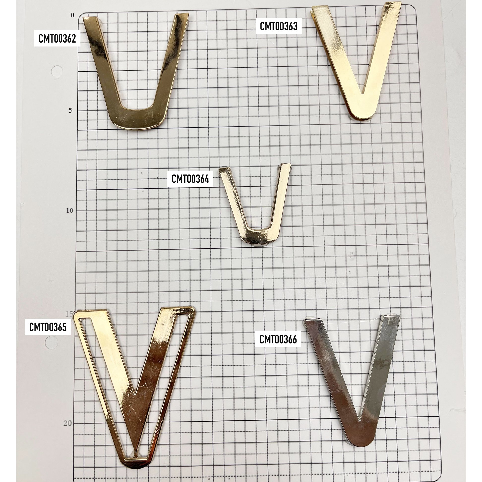 Fashion Front Closure Buckle Gold Swimwear hardware v shape connector Buckle