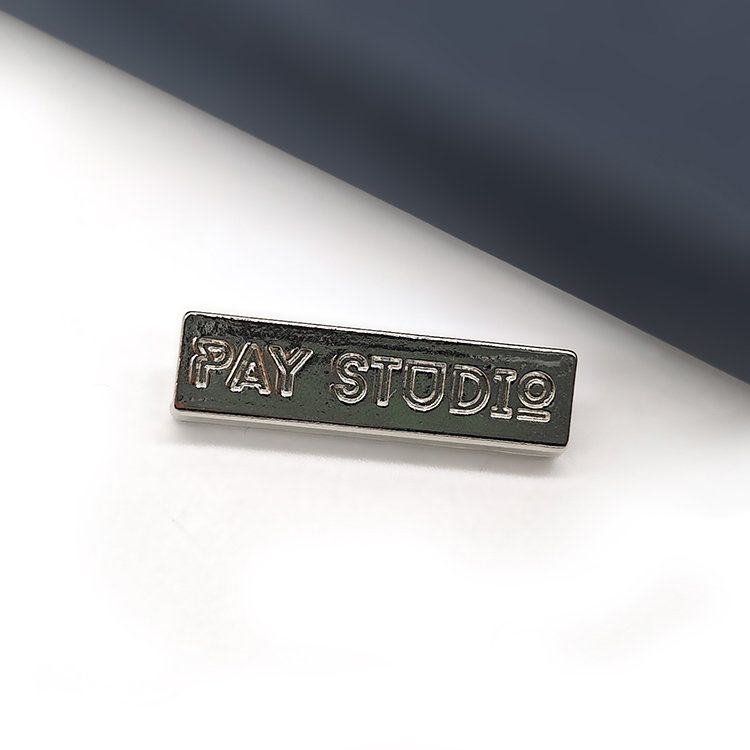 Custom Labelled Printed Metal Engraved Tail Clips Buckles Work Clothes Label Bag Buckles Low Price In India