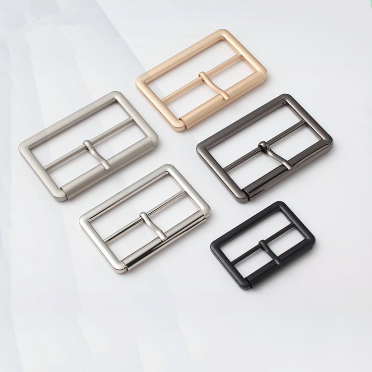 Wholesale metal buckles in stock Adjustable belt buckles Hardware accessories for bags and luggage