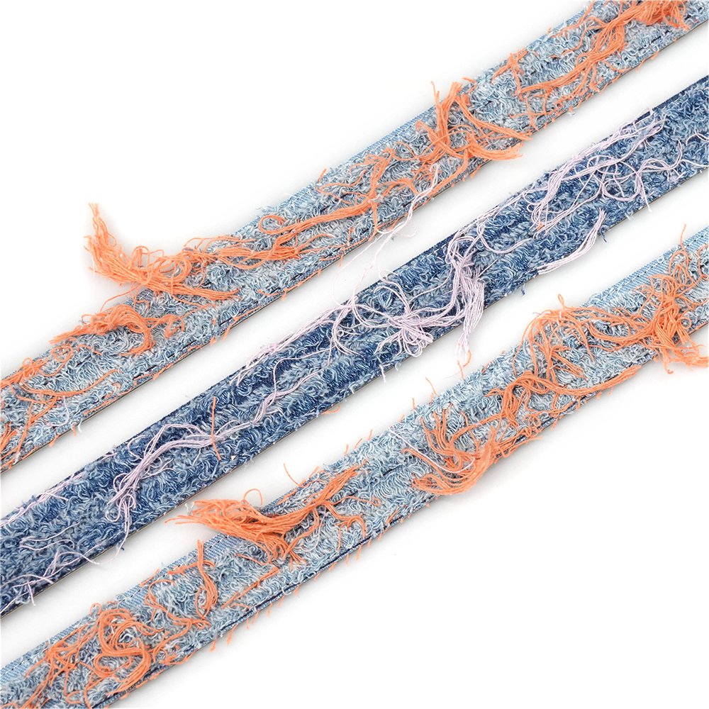 Designer Fashion Carved Shiny Pin Buckle Belt For Cowgirl Trendy Vintage PU leather Worn-out Denim fabric Belt For Women Jeans