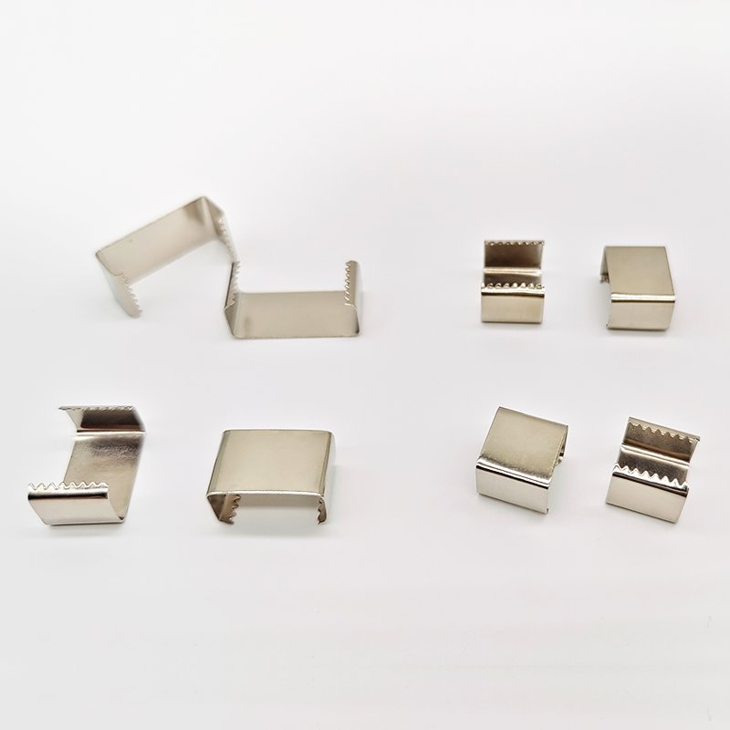 China Factory Wholesale Clothes Bag Hardware Accessories High Quality Metal Crimps Tail Clips Buckles For Ribbon Lanyards