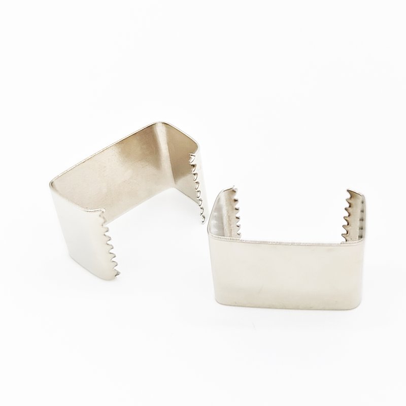 China Factory Wholesale Clothes Bag Hardware Accessories High Quality Metal Crimps Tail Clips Buckles For Ribbon Lanyards