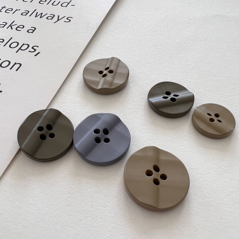 High quality multi color custom environmental suit buckle four holes resin buttons