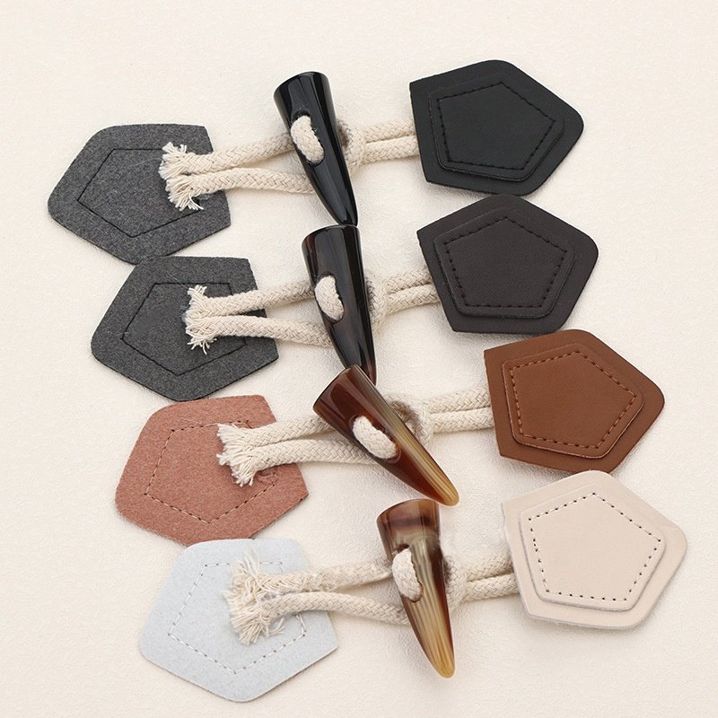 Woolen Coat Trench Coat Button Hot Sale No Pin Buckle Custom Brand Logo Leather Toggles Clothes Coats Horn Toggles Buttons