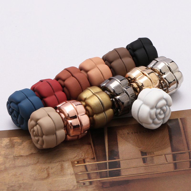 Versatile round magnetic buckle for Muslim fashion - add a touch of elegance to your outfits