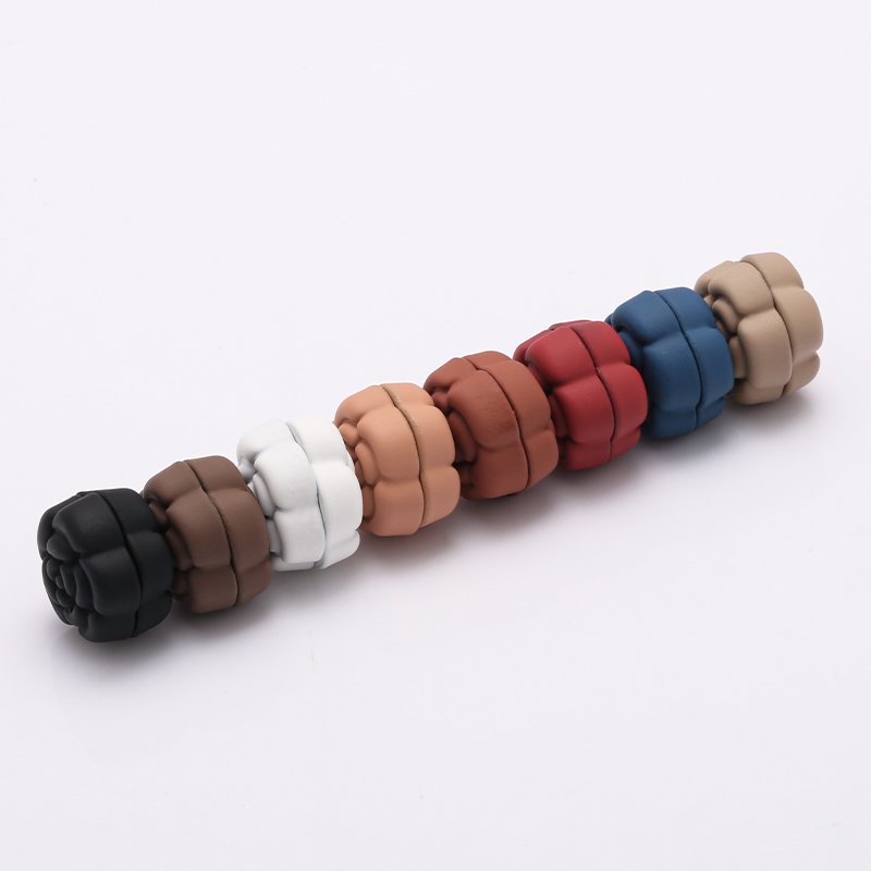 Versatile round magnetic buckle for Muslim fashion - add a touch of elegance to your outfits
