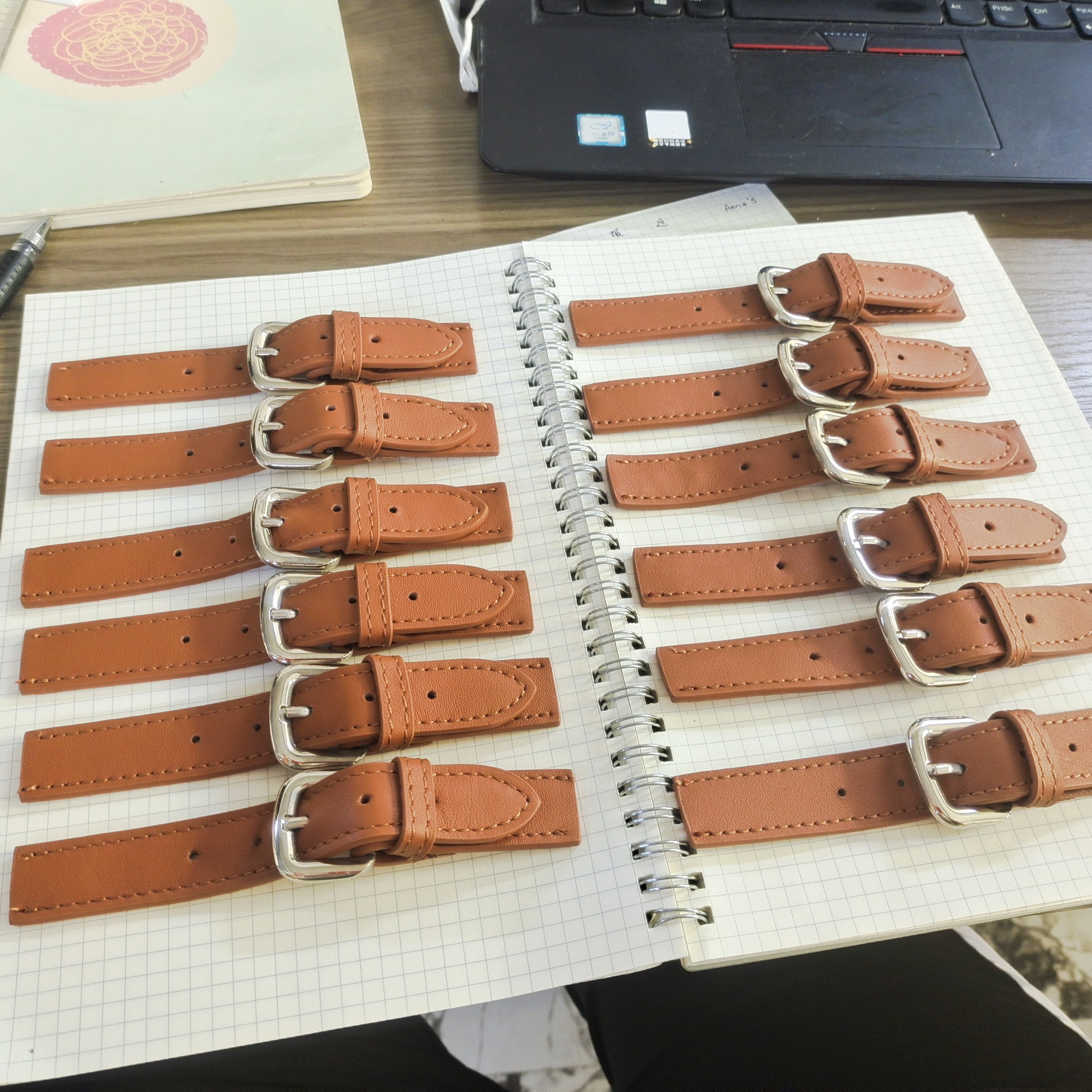 DWDP-LS02 Quality Leather Strap with buckle fasteners for baseball 5-Panel caps hats