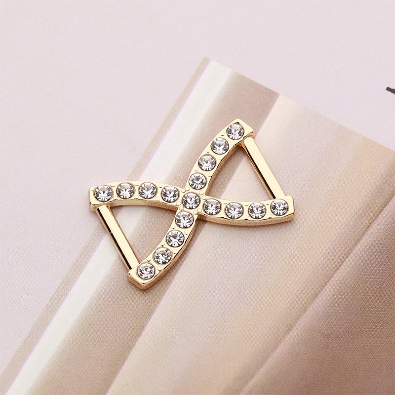 Sustainable Alloy Buckle with Diamond Connection Shank Style and Plating Technique Waist Adjustment Decorative Buckle