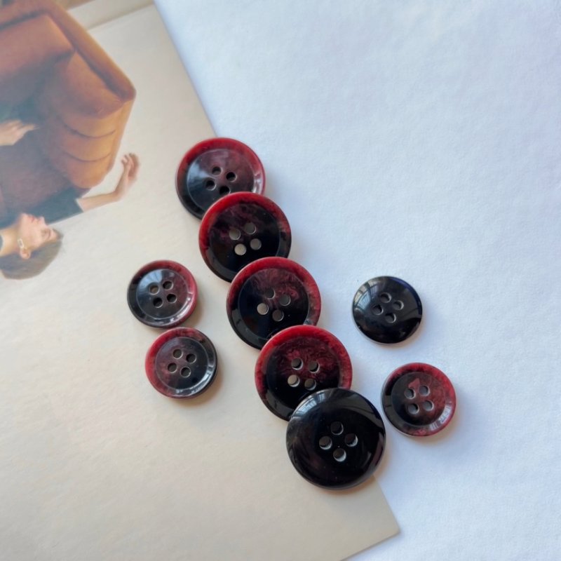 High quality and environmentally friendly circular resin buckle, customized four hole mixed color suit button