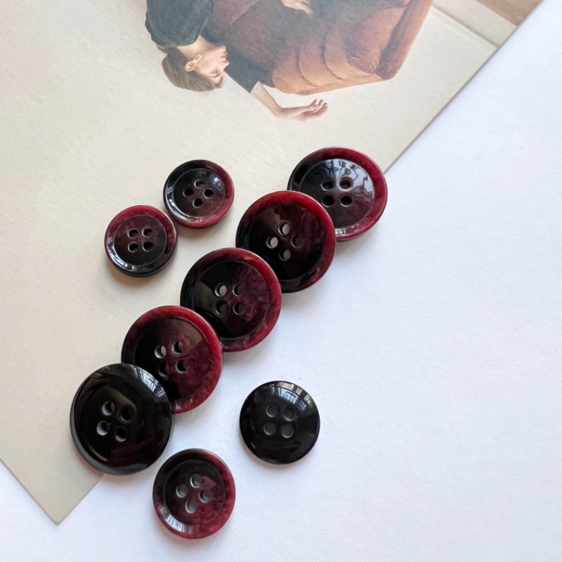 High quality and environmentally friendly circular resin buckle, customized four hole mixed color suit button