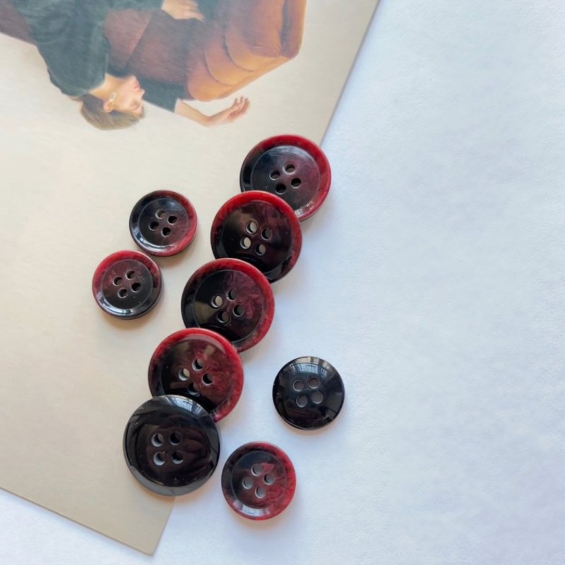 High quality and environmentally friendly circular resin buckle, customized four hole mixed color suit button