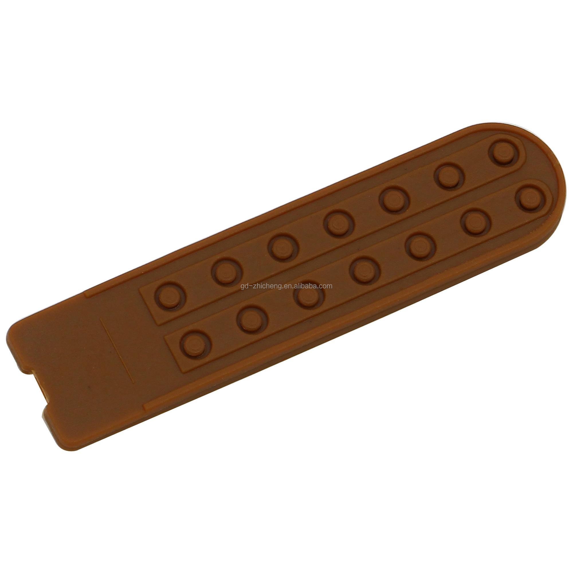 PE Materials Seven Holes Adjustable Buckle For Baseball Cap