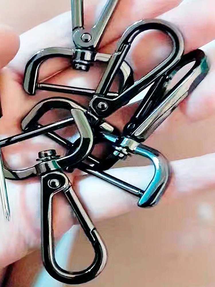Backpack buckle unscrewed screw buckle single shoulder bag hook accessories belt hardware metal hook buckle black belt hook buck