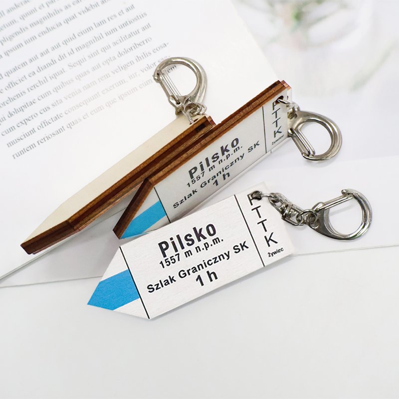 Wholesale Country Customized Logo Shaped Engrave Car Key Chain Ring Wood Caving Blank Wooden Keyrings