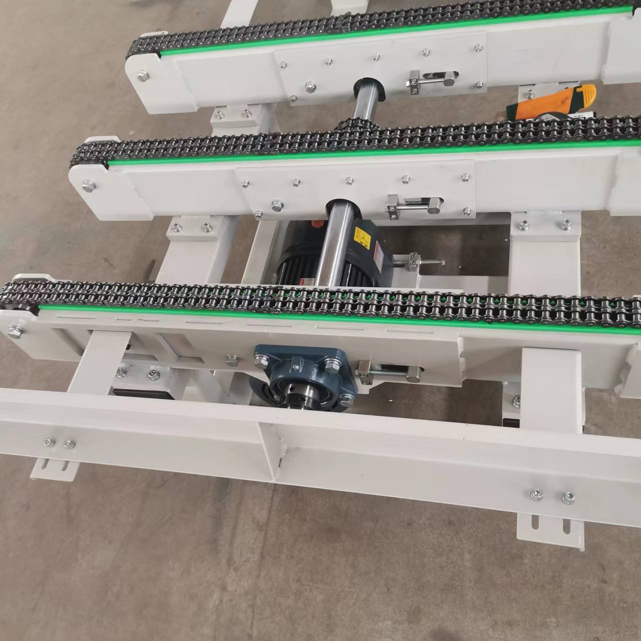 Powered Gravity Expandable Roller Chain Belt Driven Live Conveyor