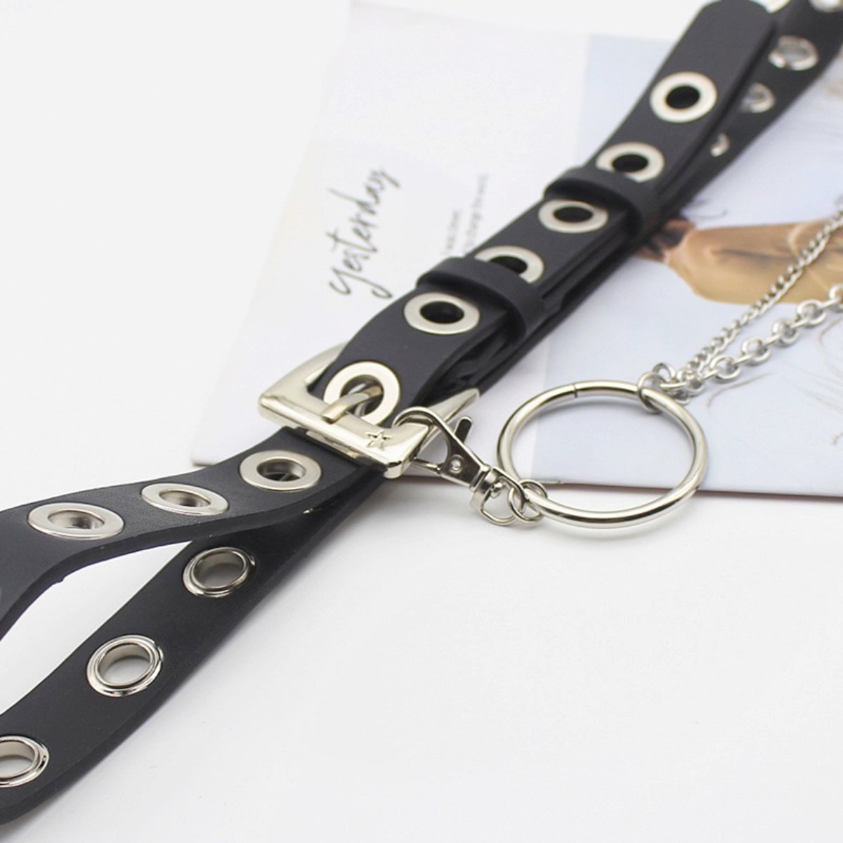 New eye-catching hip-hop belt women's dress with hanging chain Decorative circle belt, women's jeans belt