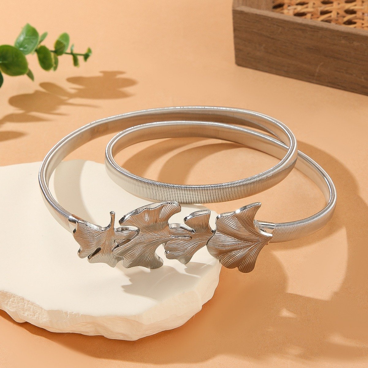 Wholesale Girl Elastic Stretch Waist Belt Flower Leaf Metal Wedding Chain Belt Rose Golden Elastic Cuff Belt Women