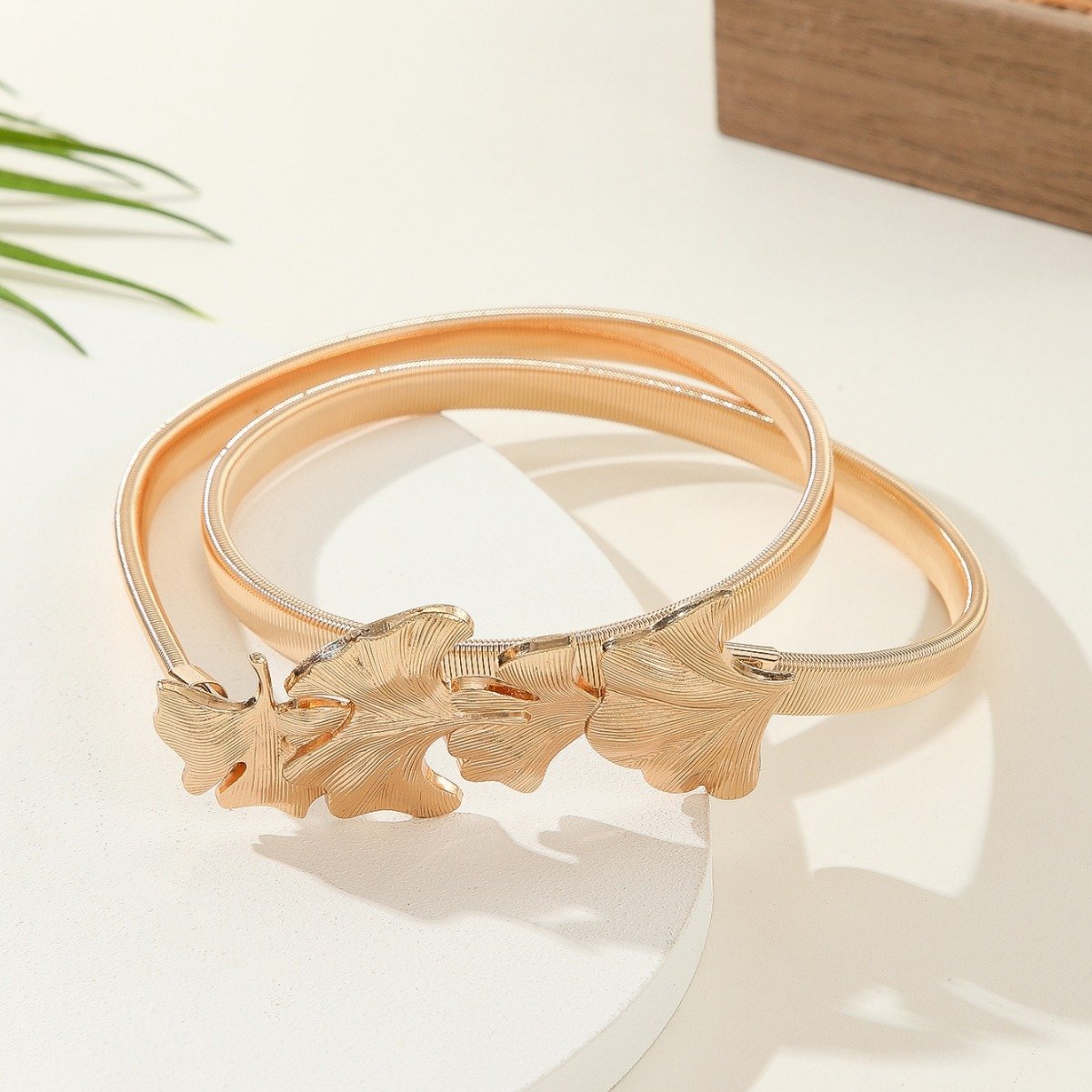 Wholesale Girl Elastic Stretch Waist Belt Flower Leaf Metal Wedding Chain Belt Rose Golden Elastic Cuff Belt Women