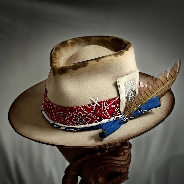 Custom Vintage Western Style Trending Burnt 100% Wool Felt Fedora Hats with Feather Decoration 2024