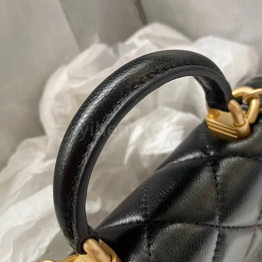 12A high quality hand-held Black Chain wallet Crossbody Bag Shoulder Bag Pure handcrafted soft calf belt original box