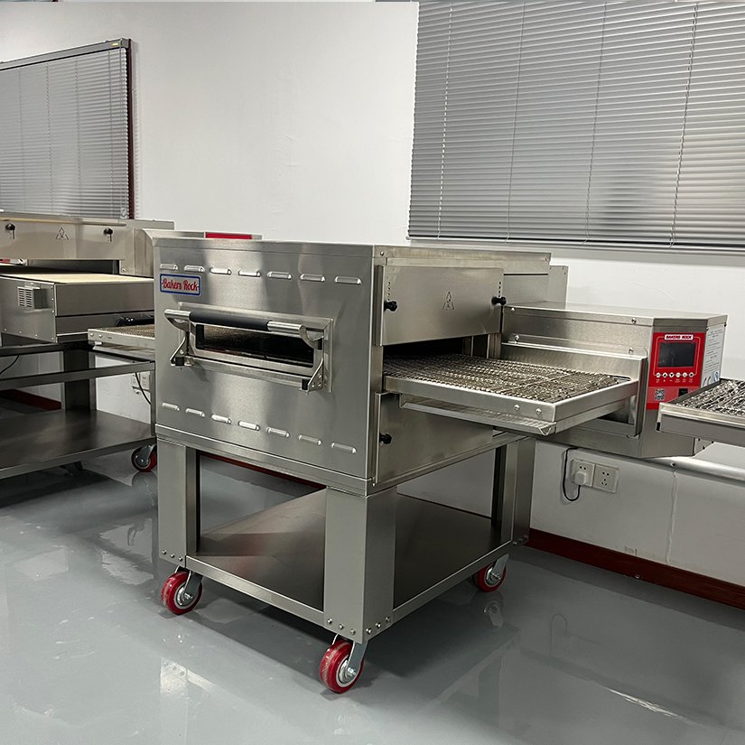Chain Domino's Pizza Oven "Hot Air" Rolling Belt Commercial Oven Large Capacity Pizza Oven Conveyor Electric For Sale