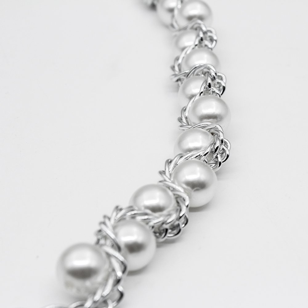 Shiny Big Pearl Chain Belt with Exquisite Metal Chain Links for a Stylish Look