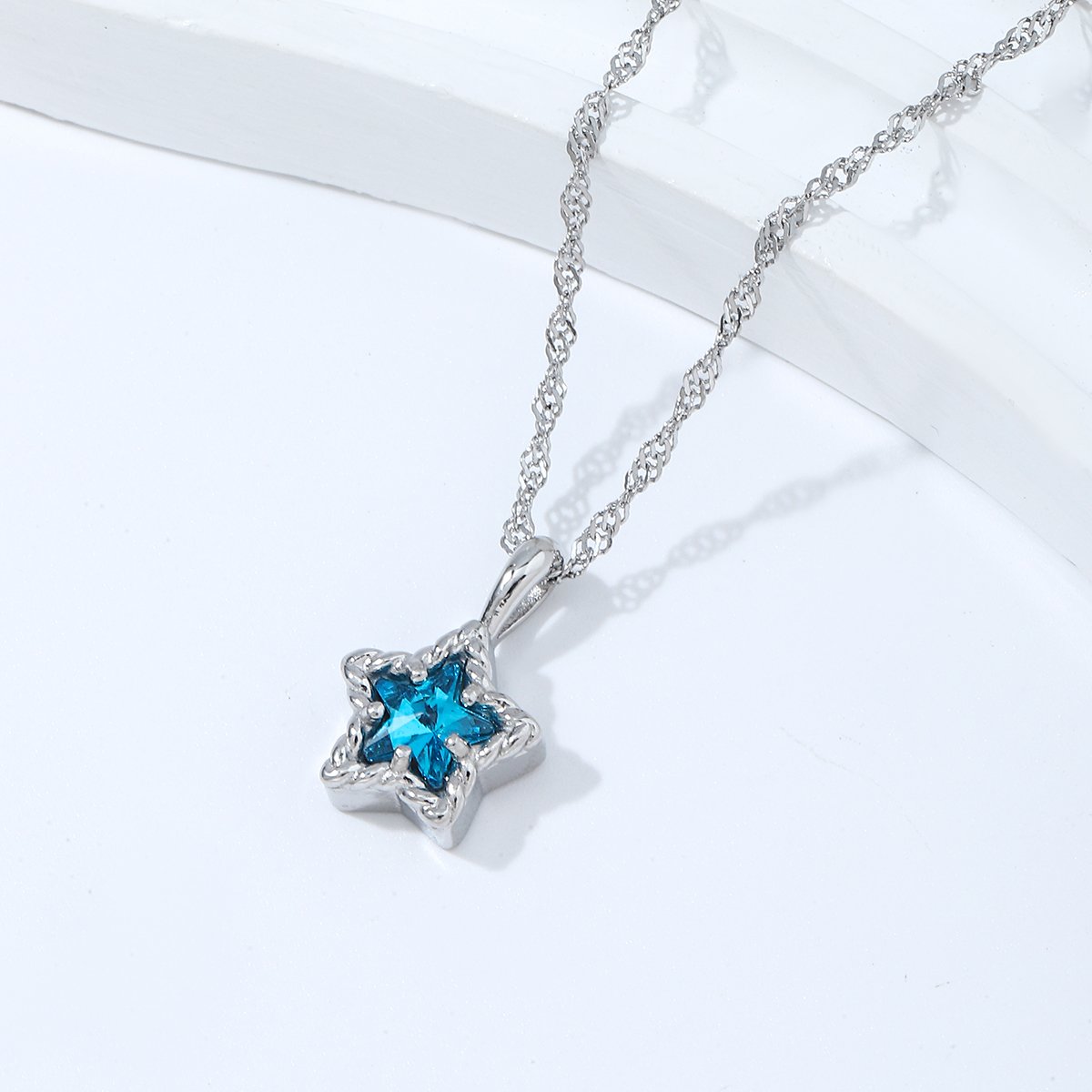 Ruigang Custom Chic 18k Gold Plated Stainless Steel Minimalist Water Ripple Chain Cubic Zirconia Diamond Star Pendant Necklace