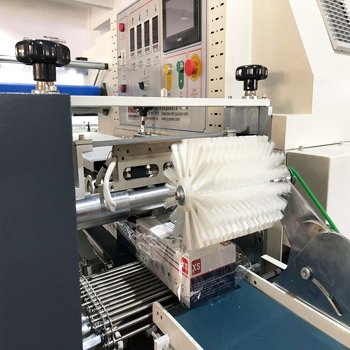 Automatic high speed flow shrink packing machine Filter shrink wrapping machine automatic heat shrink tunnel