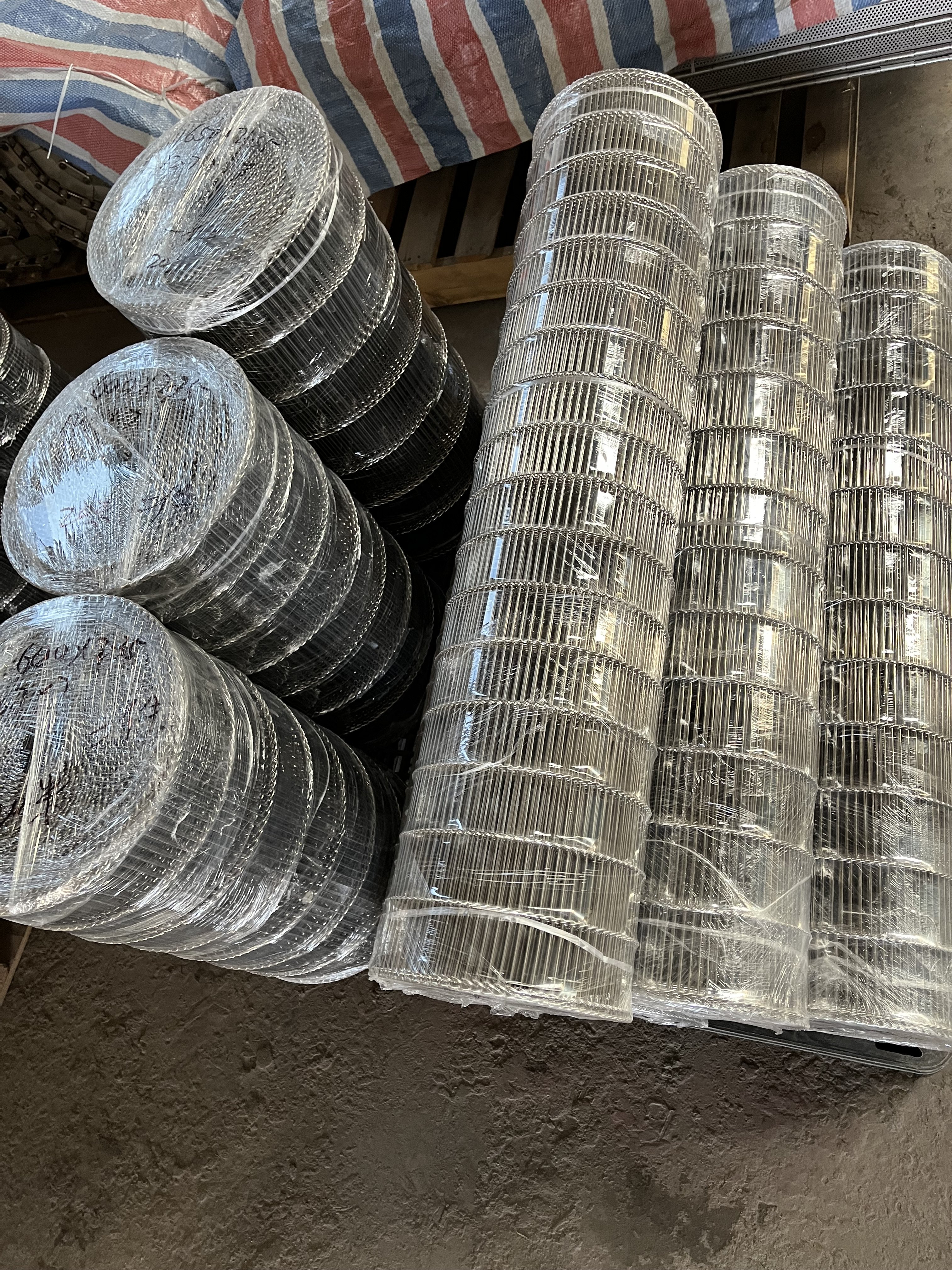 Used silver stainless steel metal mesh chocolate conveyor belt for egg conveying
