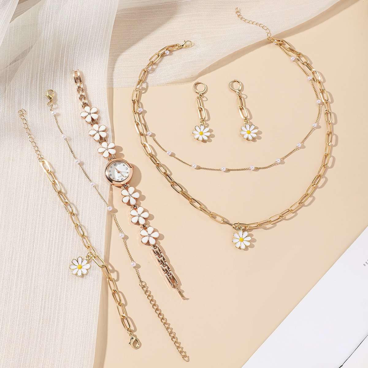 5 Gift Fashion Wholesale Manufacturers Direct Everything Little Daisy Ladies Flower Bottoming Oil Chain Quartz Watch Set