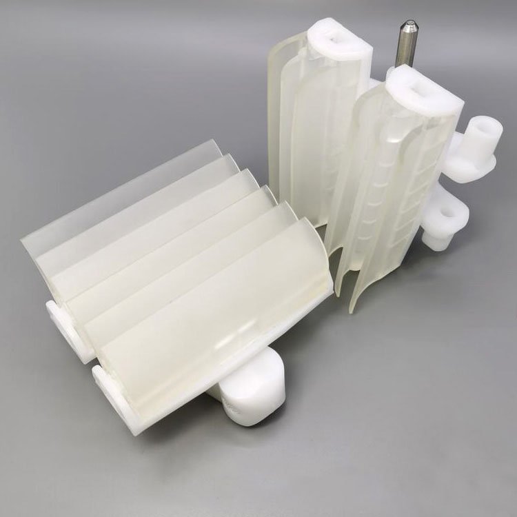 Beverage plant assembly line Flex83-63 flexible bottle conveyor chain plate