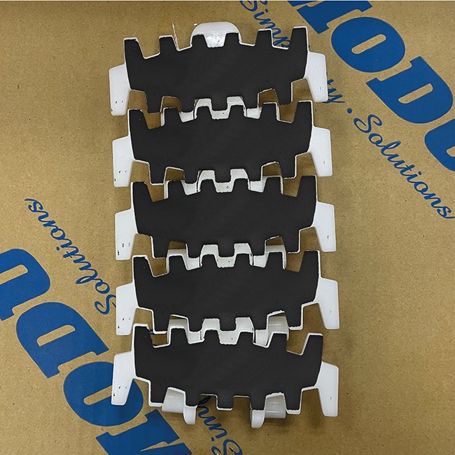 High Grade ML2 CL 5 Plastic Flexible Chain Conveyor Flocked Belt Factory Price Chemical Resistant Materials Food New Screw