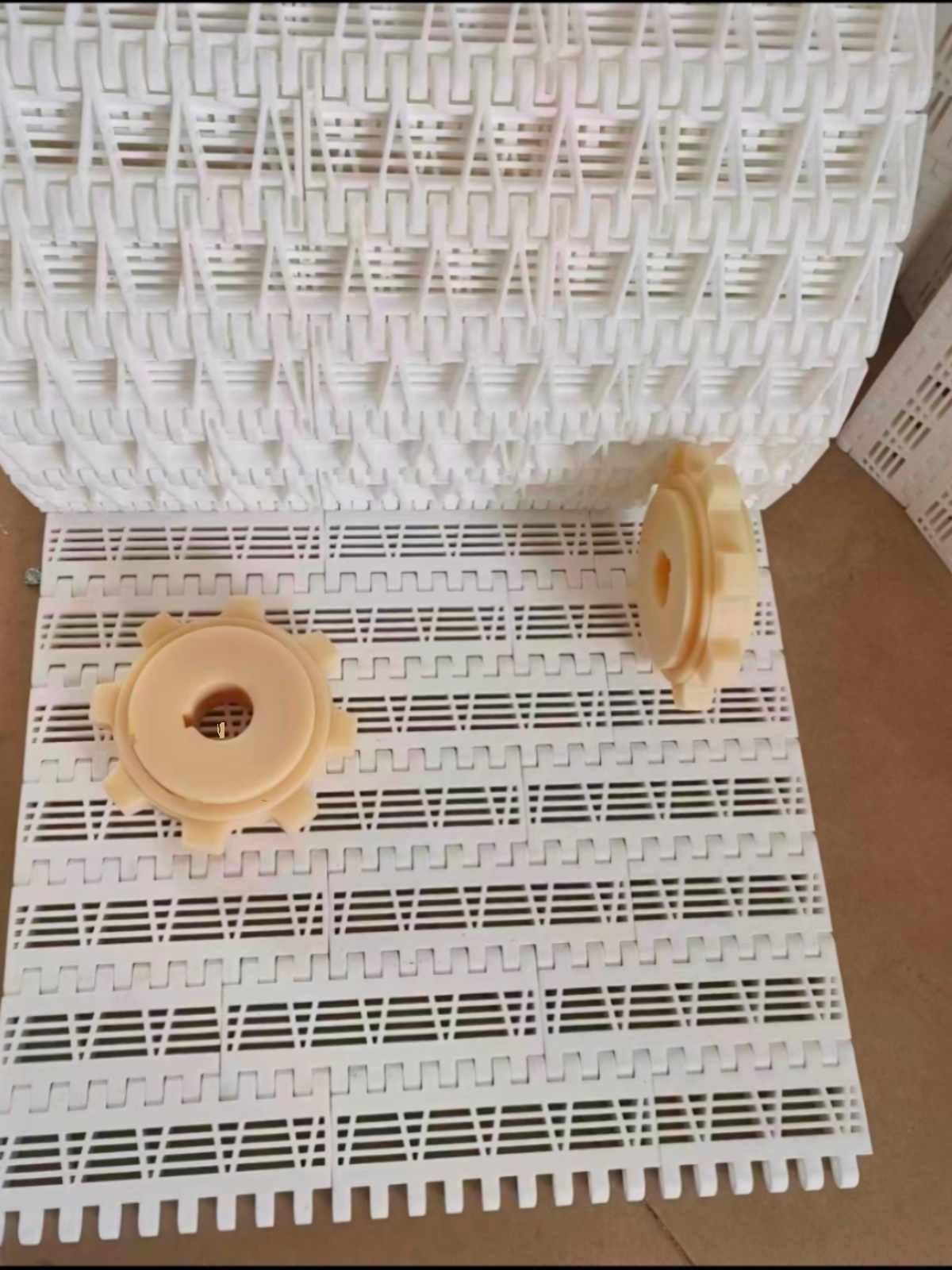 Plastic conveyor belt dishwasher mesh belt nylon flat grid modular PP/POM food grade plastic mesh belt