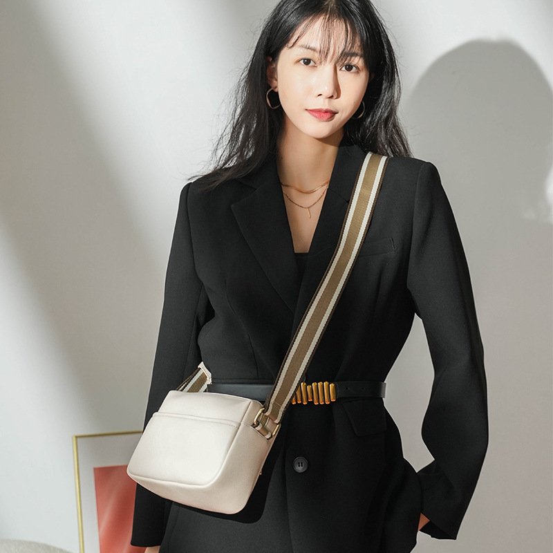 Customized women's camera bag, mint mini belt bag with storage card slot, fashionable women's waist bag