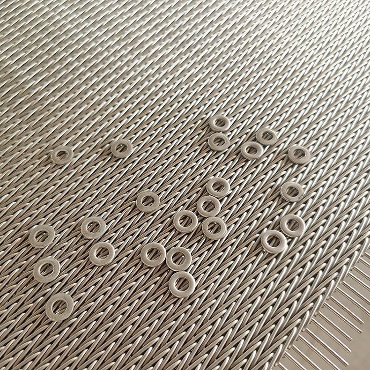 Customized stainless steel 304 conveyor belt custom stainless steel wire flat chain link mesh conveyor belt for bread baking